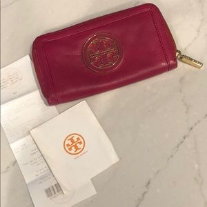 Amanda Zip Tory Burch Wallet